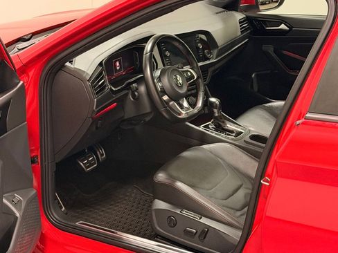 Used 2019 Volkswagen Jetta GLI image 9