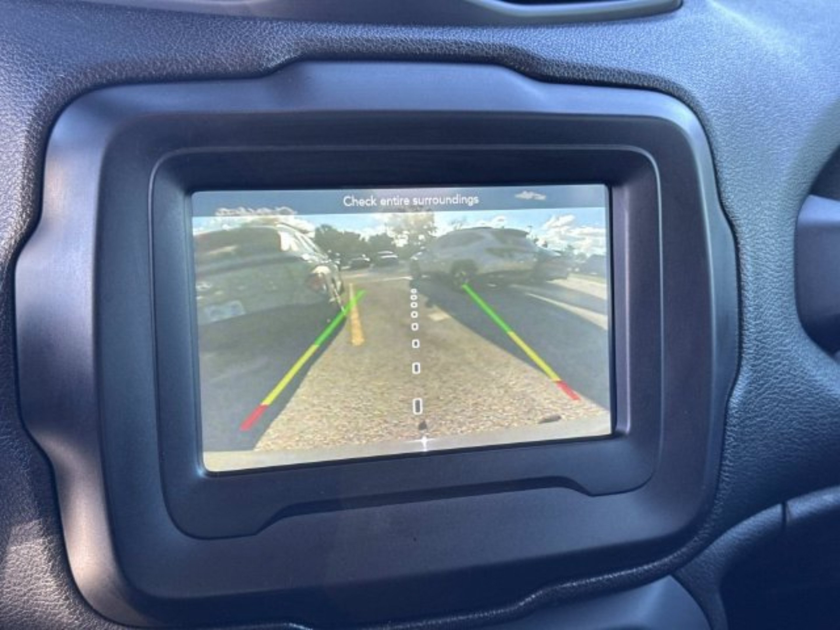 Used 2020 Jeep Renegade Latitude w/ Popular Equipment Group FWD image 15