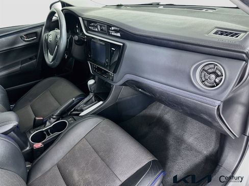 Used 2017 Toyota Corolla SE w/ SE Premium Package FWD image 27