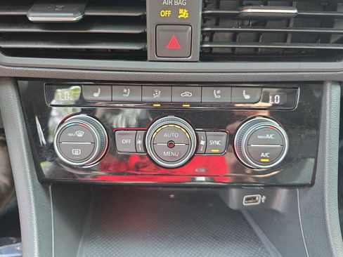 Used 2019 Volkswagen Jetta SEL Premium FWD image 22