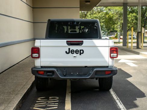 Used 2025 Jeep Gladiator Sport AWD/4WD image 6