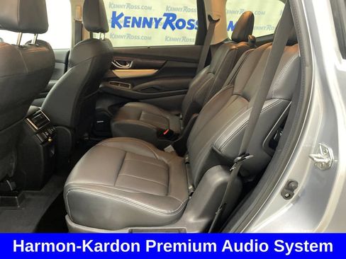 Used 2022 Subaru Ascent Touring AWD/4WD image 14