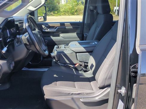 Used 2024 Chevrolet Silverado 2500 LT image 11