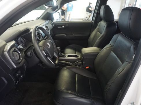 Used 2023 Toyota Tacoma TRD Sport w/ TRD Premium Sport Package AWD/4WD image 20