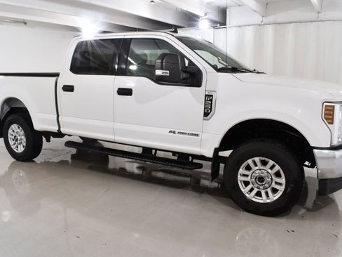 Used 2019 Ford F250 XLT w/ Snow Plow Prep Package image 5