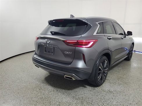 Used 2021 INFINITI QX50 Luxe w/ Appearance Package image 4