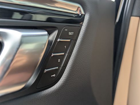 New 2025 Porsche Macan image 20