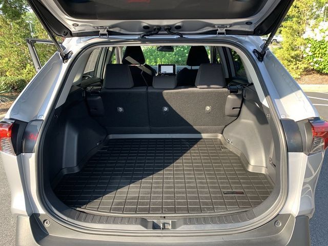 Certified 2025 Toyota RAV4 LE AWD/4WD image 32