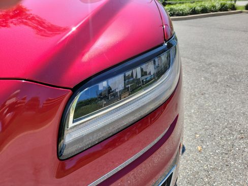 Used 2020 Lincoln Nautilus FWD w/ Equipment Group 101A image 9