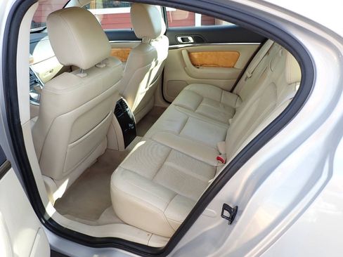 Used 2009 Lincoln MKS AWD image 8