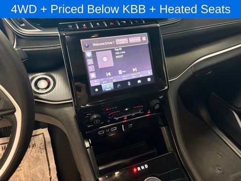 Used 2023 Jeep Grand Cherokee Laredo AWD/4WD image 16