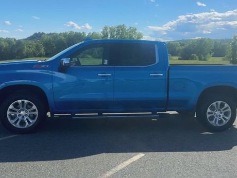 Used 2022 Chevrolet Silverado 1500 LTZ w/ Z71 Off-Road Package AWD/4WD image 5