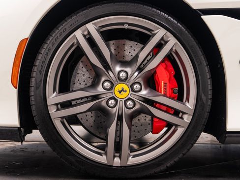 Used 2020 Ferrari Portofino image 10