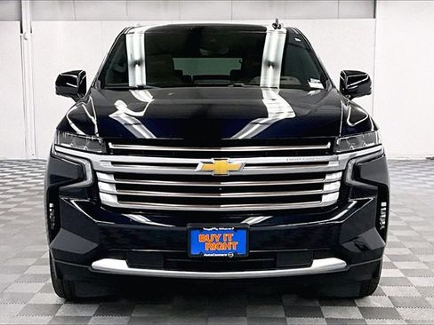 Used 2024 Chevrolet Suburban High Country image 3