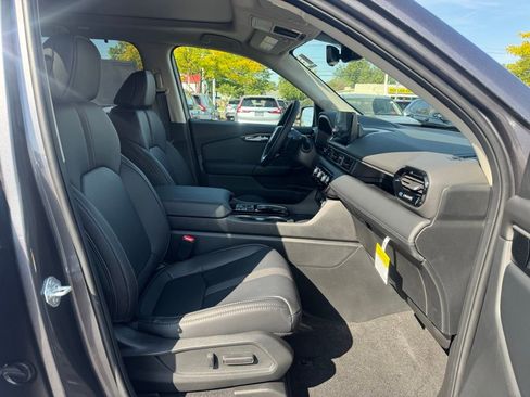 New 2025 Honda Pilot Touring image 18