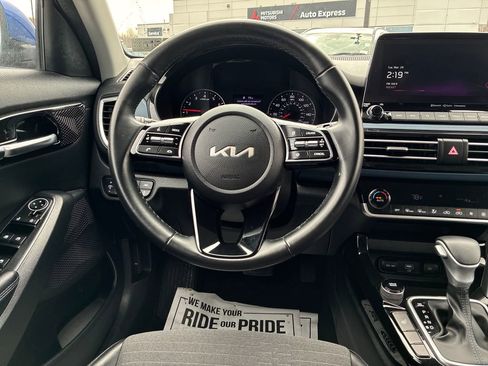 Used 2023 Kia Seltos S w/ Navigation Package AWD/4WD image 20