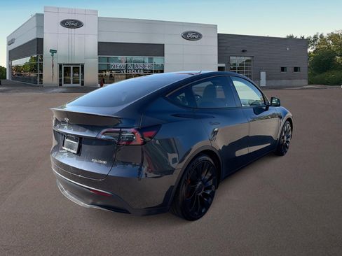 Used 2024 Tesla Model Y Performance AWD/4WD image 10
