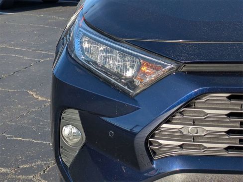 Used 2021 Toyota RAV4 Limited image 10