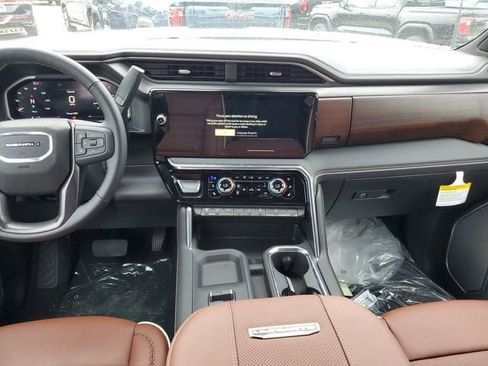 New 2026 GMC Sierra 3500 Denali Ultimate AWD/4WD image 15