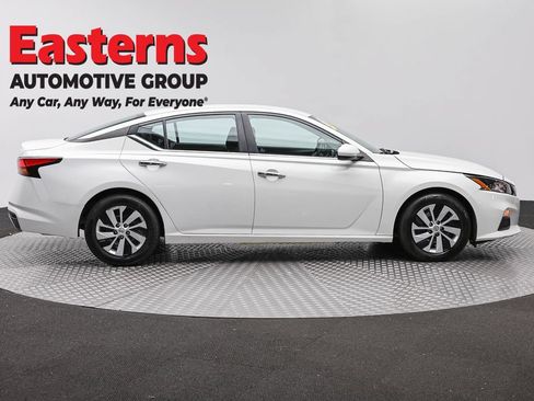 Used 2022 Nissan Altima 2.5 S FWD image 4