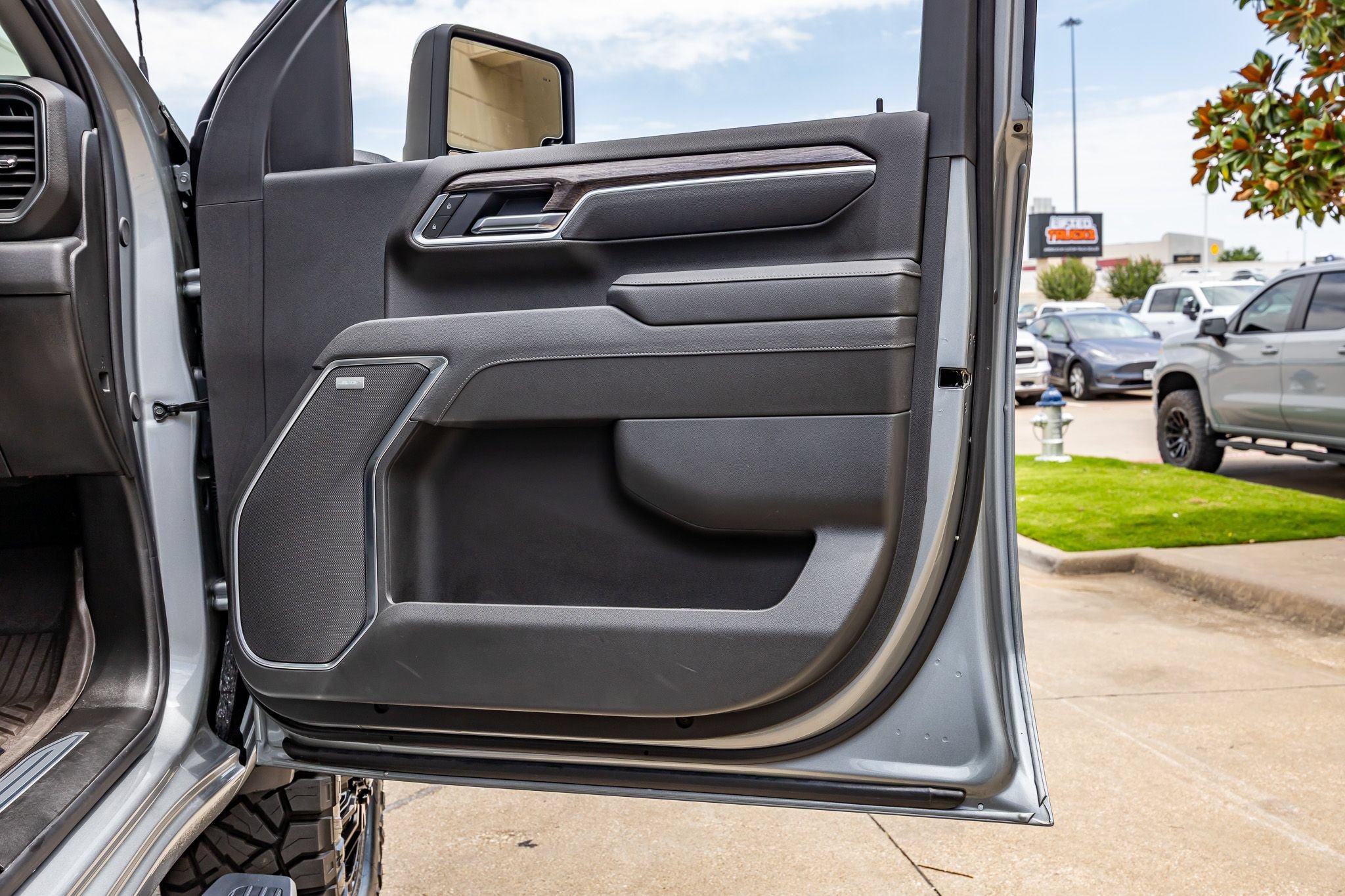 Used 2026 Chevrolet Silverado 3500 LTZ w/ LTZ Texas Edition AWD/4WD image 43
