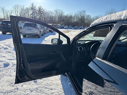 Used 2025 Nissan Versa SV image 19