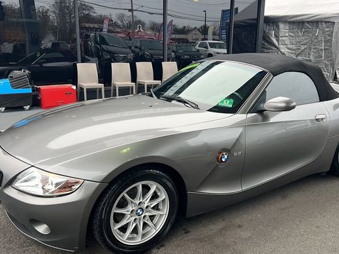 Used 2004 BMW Z4 2.5i image 2