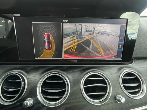 Used 2017 Mercedes-Benz E 300 image 19