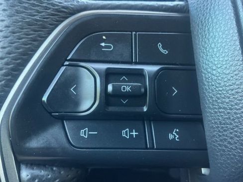 Used 2024 Toyota Tacoma Limited w/ Limited Package (LT) AWD/4WD image 17