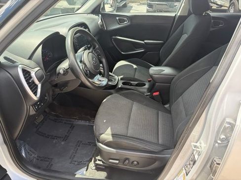 Used 2021 Kia Soul S FWD image 13