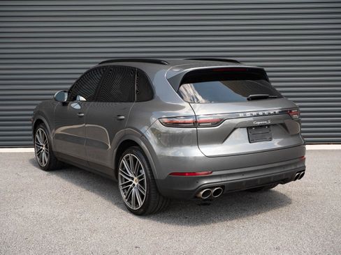 Used 2020 Porsche Cayenne S AWD/4WD image 3