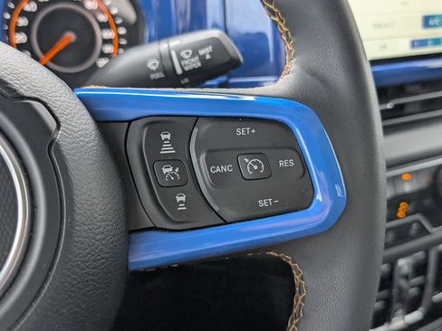 Used 2024 Jeep Gladiator Sport image 27