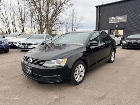 Used 2012 Volkswagen Jetta SE image 1