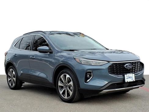 Certified 2023 Ford Escape Platinum image 1