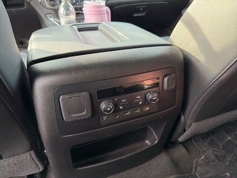 Used 2018 Chevrolet Tahoe LT image 13