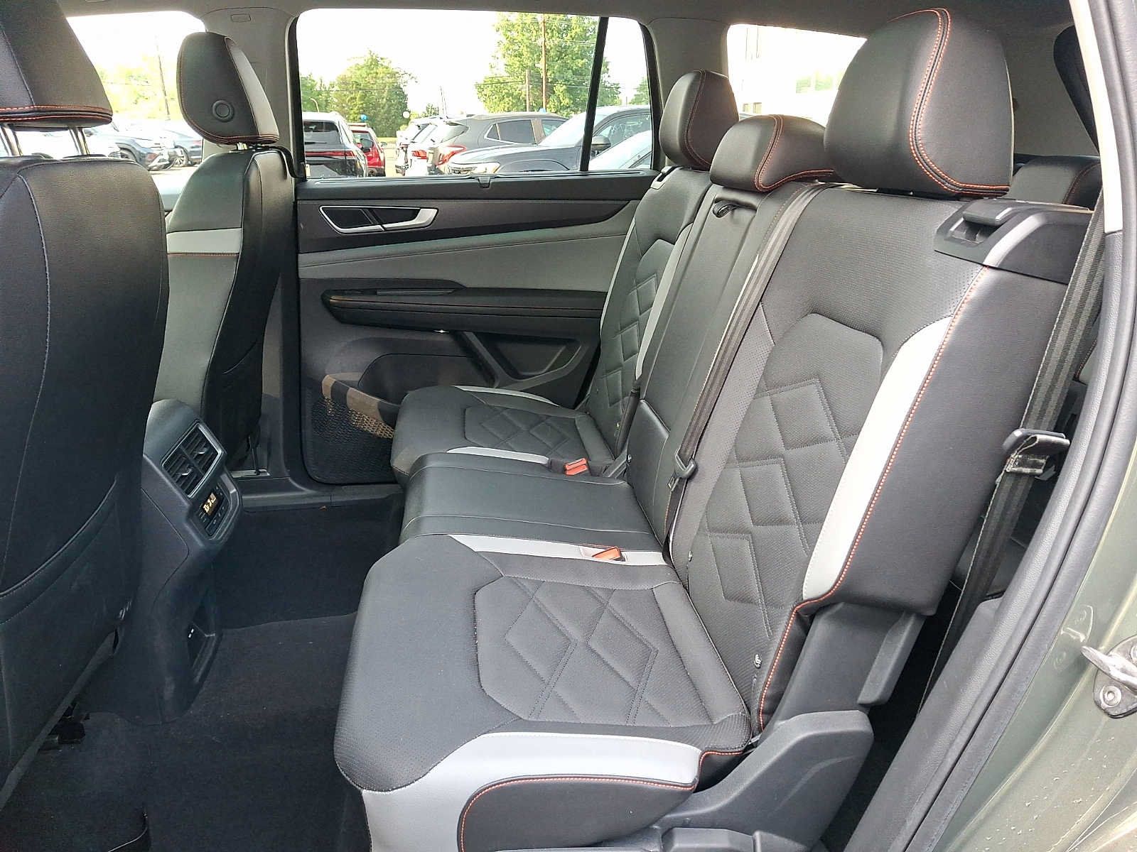Certified 2024 Volkswagen Atlas Peak Edition SE AWD/4WD image 8
