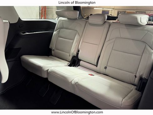 New 2026 Lincoln Navigator Reserve AWD/4WD image 21