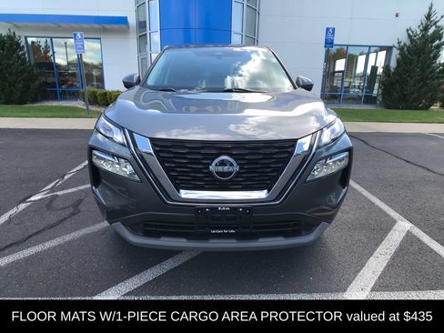 Used 2023 Nissan Rogue SV AWD/4WD image 2