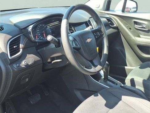 Used 2019 Chevrolet Trax LS w/ Tint and Cruise Package image 8