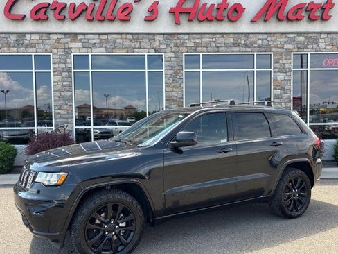 Used 2017 Jeep Grand Cherokee Altitude image 1