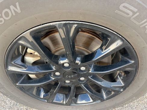 Used 2023 Jeep Cherokee Altitude Lux image 9