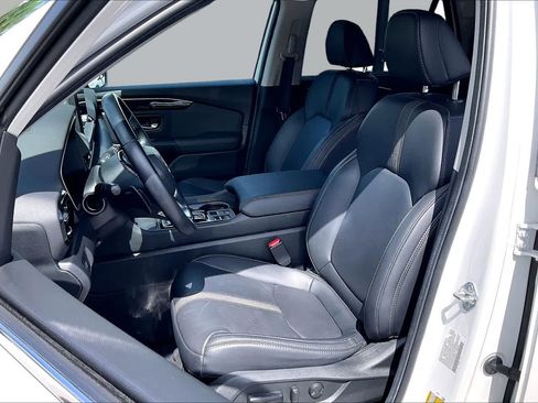Used 2025 Honda Pilot EX-L image 24