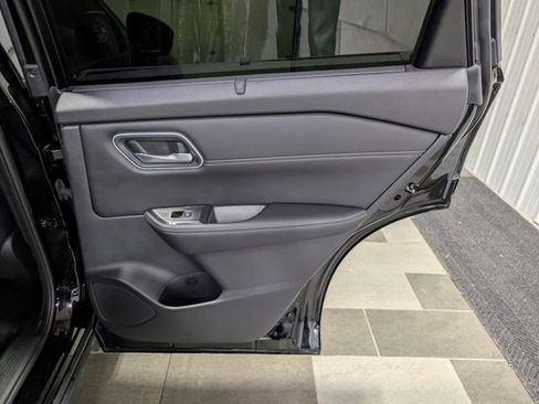 Used 2024 Nissan Rogue Platinum w/ Platinum Premium Package image 26