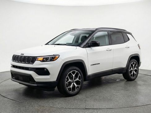 Used 2025 Jeep Compass Limited image 3