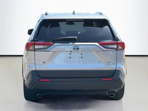 Used 2021 Toyota RAV4 XLE AWD/4WD image 6