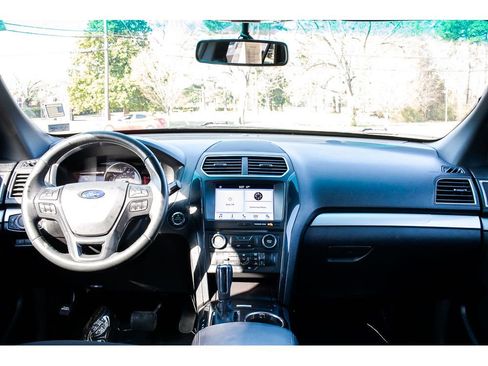 Used 2017 Ford Explorer XLT w/ Equipment Group 201A image 12