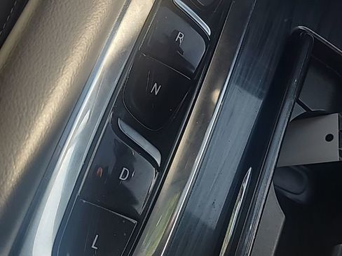 Used 2023 Buick Enclave Essence image 31