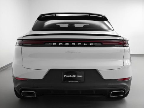 Certified 2025 Porsche Cayenne Coupe AWD/4WD image 11