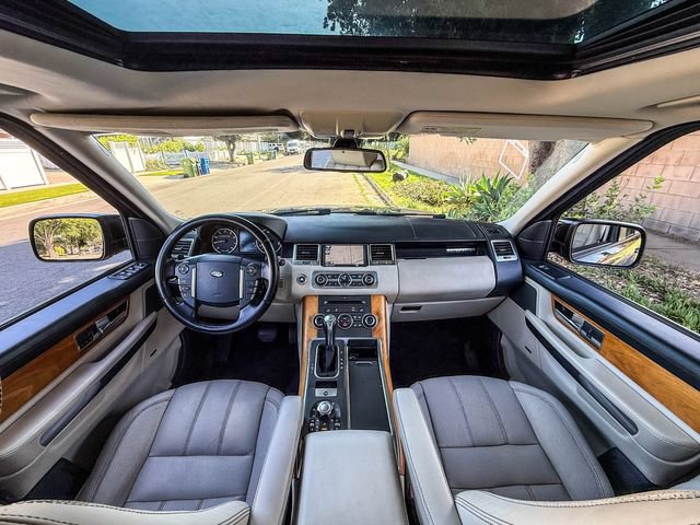 Used 2011 Land Rover Range Rover Sport Supercharged AWD/4WD image 10