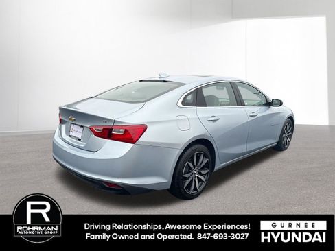 Used 2017 Chevrolet Malibu LT w/ Leather Package image 10